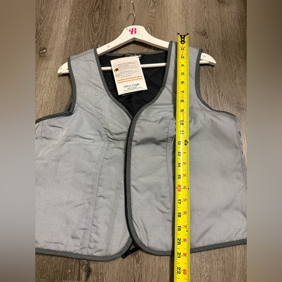 NWT Silver Eagle Outfitters Cooling Vest LARGE Women’s Biker Motorcycle Outdoor - Picture 9 of 10